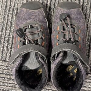 Keen Kids Sneakers in Gray and Orange